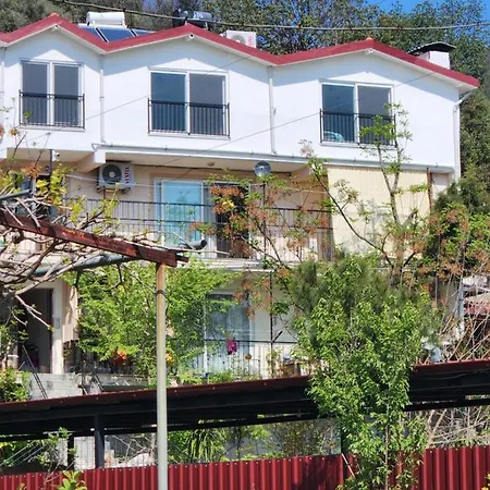 Апартаменты White Coral House *